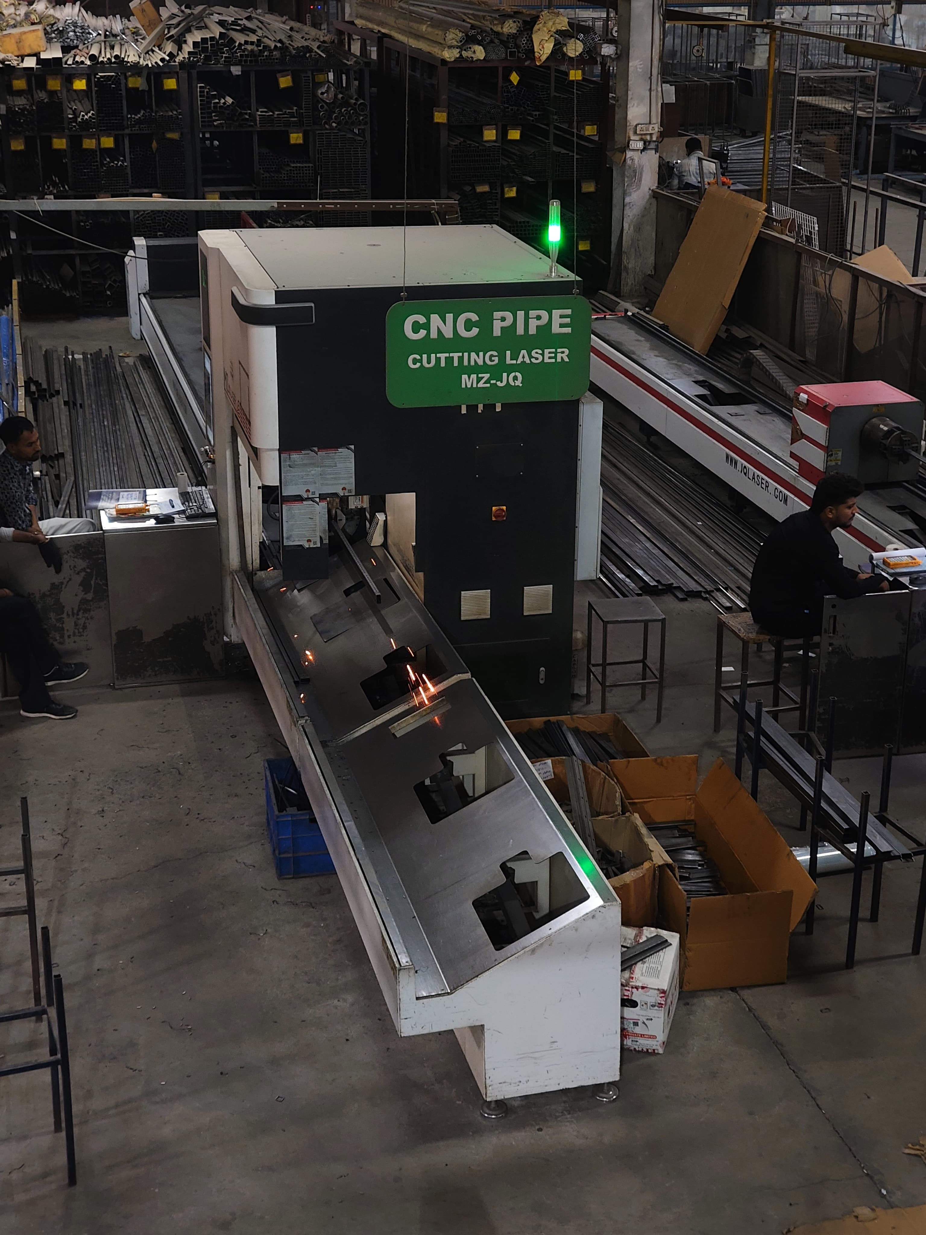PIPE CUTTING MACHINE