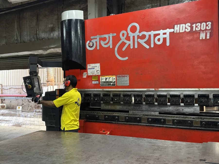 AMADA HDS 1303 PRESS BRAKE