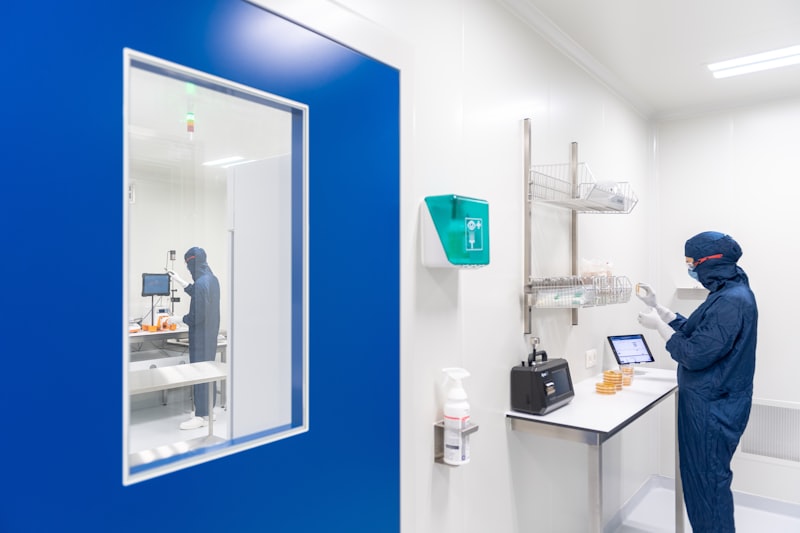 DYNAMIC CLEANROOM PASS BOXES