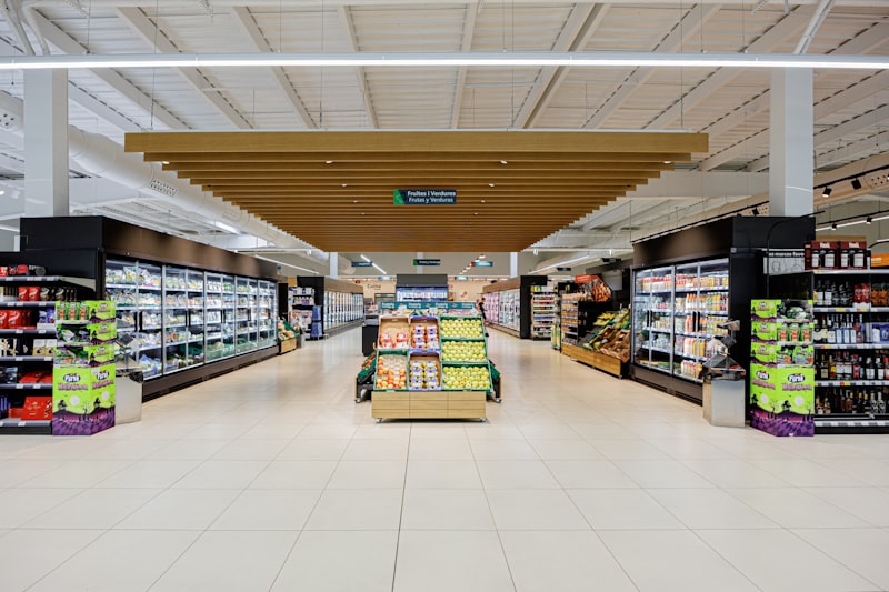 MODULAR HYPERMARKET GONDOLA SYSTEMS