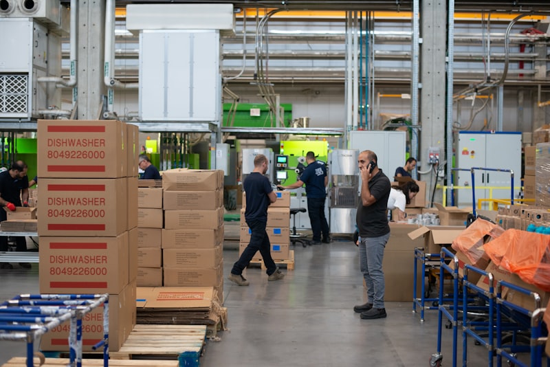 MOBILE STOCKROOM & PICKING TROLLEYS